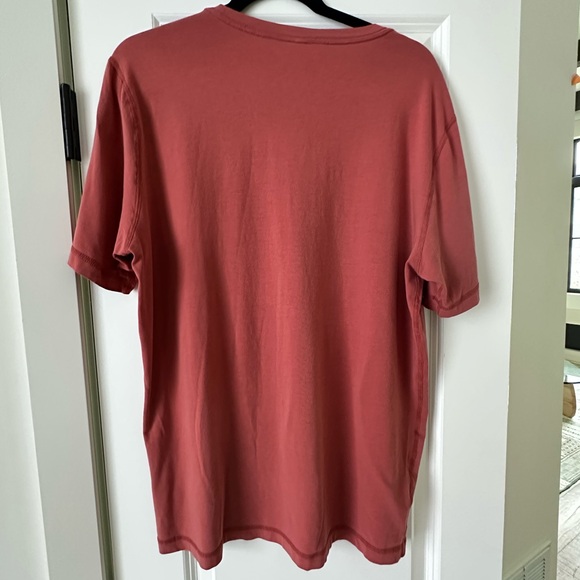 Vuori Men’s Large Shirt - Picture 2 of 4